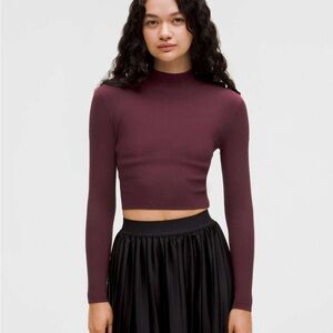Lululemon NWOT Ribbed Twist Mock Neck